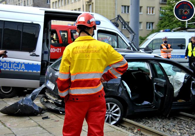 Wypadek na skrzyżowaniu Grójeckiej z Wawelską