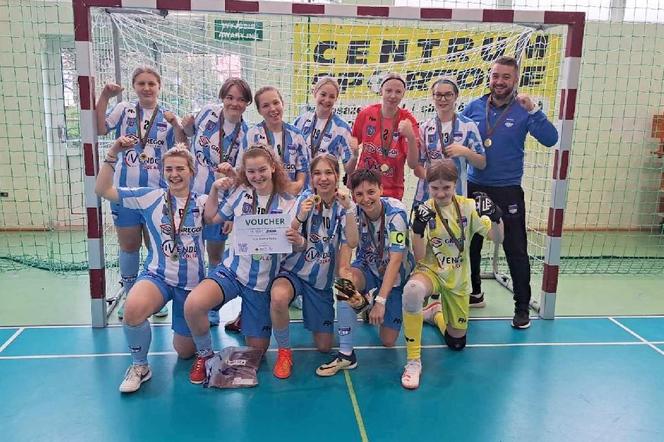 Dziewczyny z gminy Iława najlepsze w Halowej Piłce Nożnej Kobiet warmińsko-mazurskiego LZS