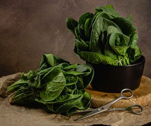 Szpinak inaczej: 40+ genialnych przepisów – niektóre cię zaskoczą!