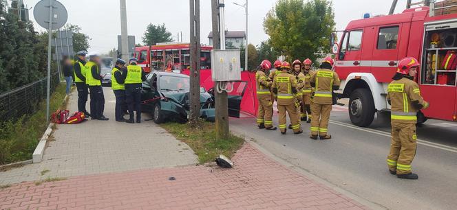 Dramatyczny wypadek w Siedlcach. Zasłabł za kierownicą i huknął hondą w słup. Nie żyje