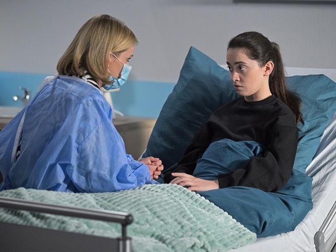 Pierwsza miłość, odcinek 4039: Angelika/Milena (Patrycja Franczak), jej matka Eliza (Anna Maria Sieklucka)