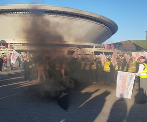 Protest w Katowicach. Tysiące związkowców na ulicach. Padły mocne słowa o „zbrodniczej ideologii”
