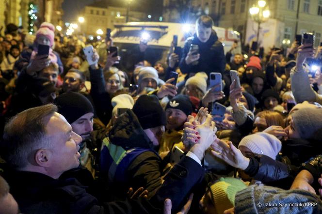Wyszli na ulicę, by powitać prezydenta Polski