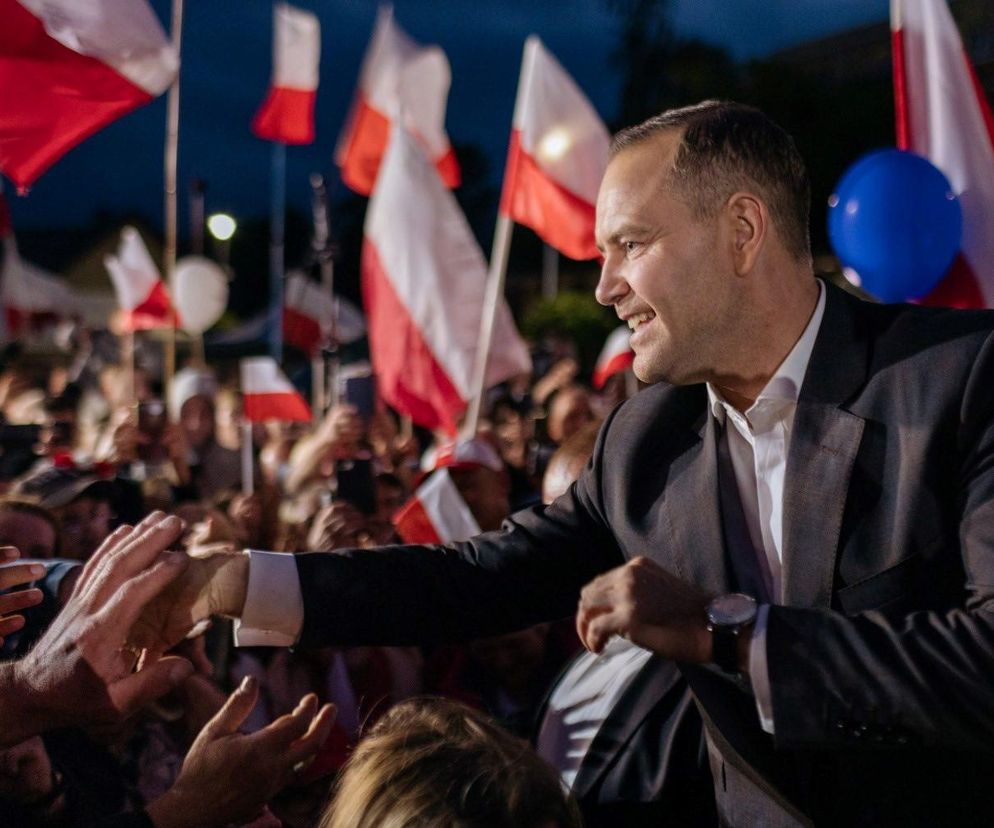 Wsie matecznikiem Nawrockiego. W większych miastach na żyletki!