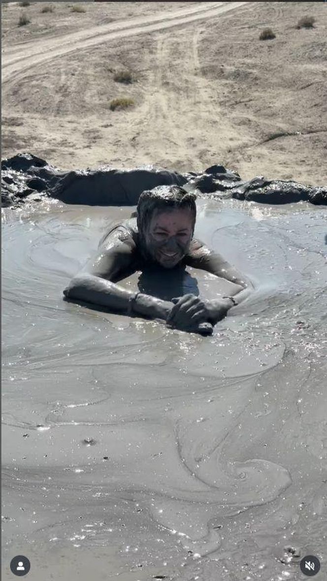 Maja Rutkowski zażywa błotnego SPA