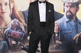 Premiera LARP. Miłość, trolle i inne questy: Pawł Deląg z partnerką