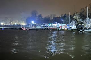 Makabra w Zegrzu. Strażacy wyłowili topielca