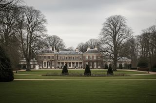 Książę Andrzej traci tytuły. Gdzie zamieszka brat króla?