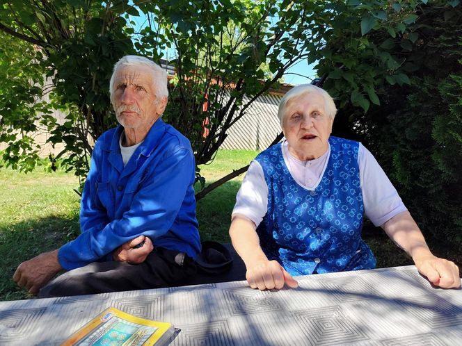 – To była egzekucja, poszedł żeby zabić, tak zrobił jak się odgrażał. My tu teraz nie możemy normalnie żyć, we wsi nie mówi się o niczym innym. My się boimy – mówi pan Józef 62 l.) mieszkanie miejscowości.