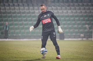 Co on chciał zrobić?! KOSZMARNA interwencja bramkarza Warty Poznań [WIDEO]