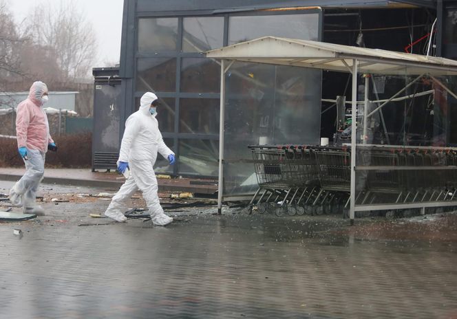 Huk, chaos i... pusta kasa! Złodzieje wysadzili bankomat i uciekli bez łupu!