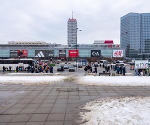 Parking na placu Defilad w Warszawie