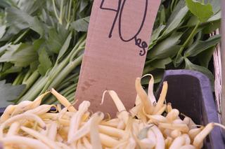 Ceny warzyw i owoców zwalają z nóg! Drożyzna na warszawskich bazarach 