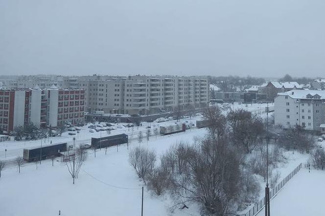 TIR-y blokują ulice w mieście. Zimowy armageddon w Białymstoku [ZDJĘCIA]