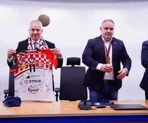 Siatkarze KPS-u z medalami na szyi, dziękowali kibicom za udany sezon