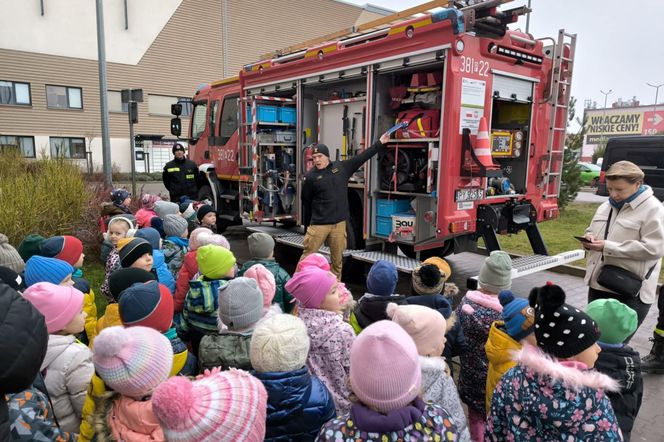 Strażacy pod leszczyńskim Multikinem 