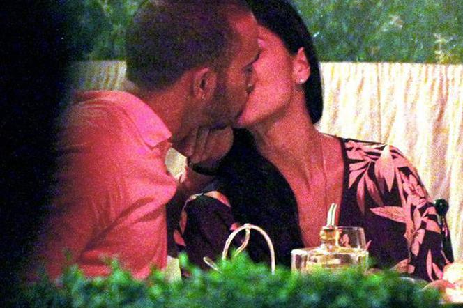 Nicole Scherzinger i Lewis Hamilton - pocałunki, masaże... miłość kwitnie