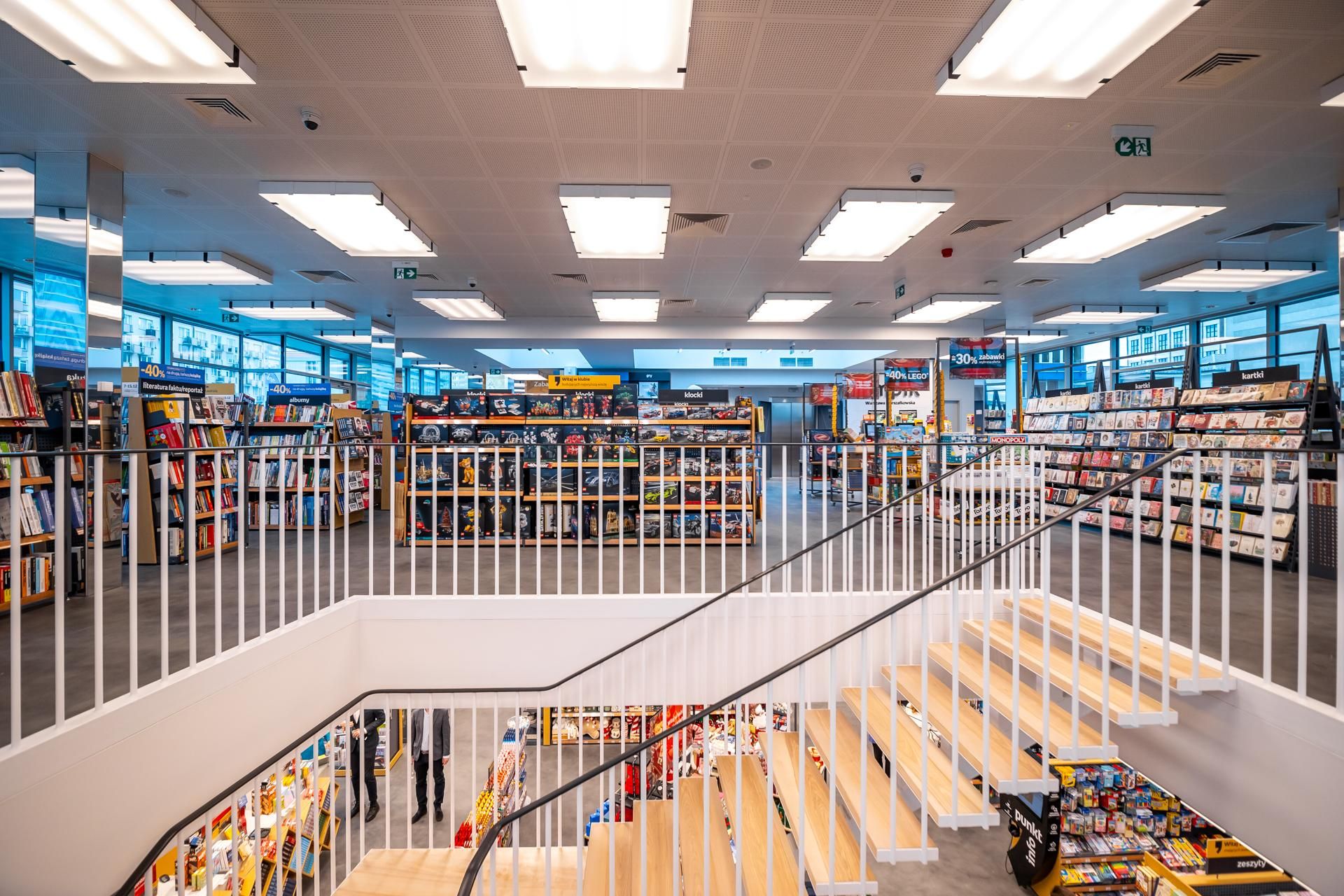 Wnętrza odnowionej "Cepelii" w Warszawie