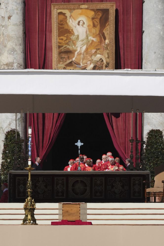 Zaczął się pogrzeb papieża Franciszka. Jedna z największych takich ceremonii w historii