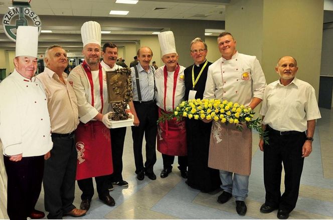  15 Edycja kremówki papieskiej. 