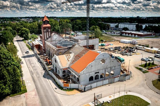 Dziś cechownia kopalni Saturn zachwyca. Kiedyś jej wnętrza wyglądały jak z horroru [ZDJĘCIA PRZED I PO]