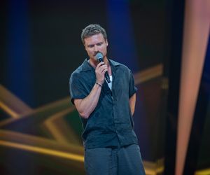 Prawie wygrał z Dawidem Podsiadłą, a później zniknął na lata. Teraz wraca, by w końcu zrobić karierę!
