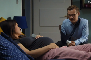 M jak miłość odcinek 1398, Kinga (Katarzyna Cichopek), Piotrek (Marcin Mroczek)