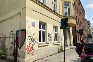 Pod kamienicą przy 6 Sierpnia przejdzie tunel KDP. Wspólnota musi wzmocnić fundamenty na własny koszt