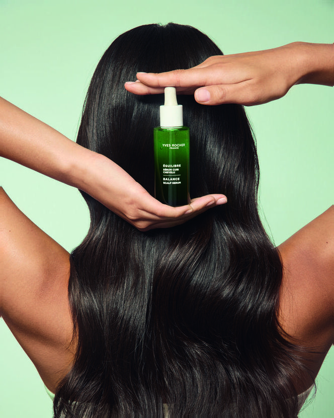 Zatroszcz się o skórę głowy. Serum przywracającym równowagę skóry głowy 