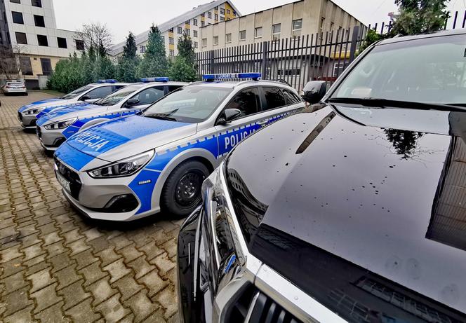 Hyundai i30 Wagon i Toyota Land Cruiser zasiliły flotę białostockiej policji. Nowe radiowozy wyjechały już na drogi