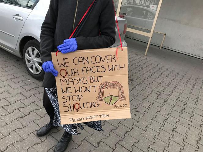 Mieszkanki Otwocka protestują w kolejce do sklepu