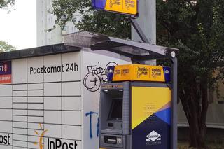 Na Saskiej Kępie postawiono nowy bankomat. Mieszkańcy zgodnie komentują