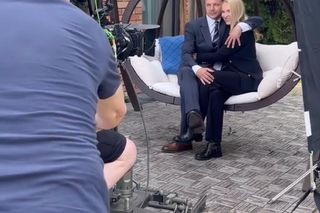 Barwy szczęścia na planie. Bruno (Lesław Żurek), Karolina (Marta Dąbrowska)