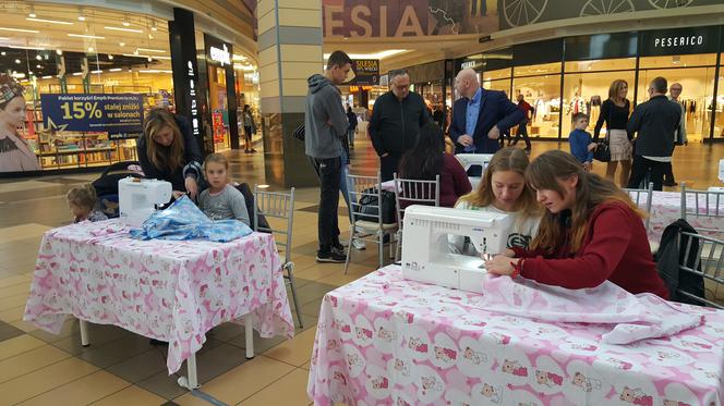 Akcja charytatywna "Uszyj jasia" w Katowicach 