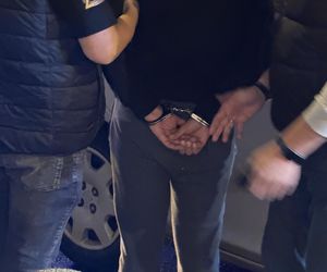 Pijany zmiótł kobietę na pasach i uciekł. Nocny dramat w sercu Warszawy