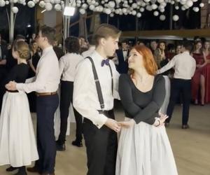 Maturzyści zatańczyli do piosenki z Listów do M. Jedna para szczególnie skradła serca internautów [NAGRANIE]