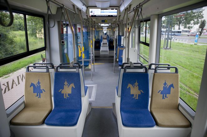 W Krakowie papież Franciszek podróżował tramwajem. Bydgoska Pesa jeździ do dziś 