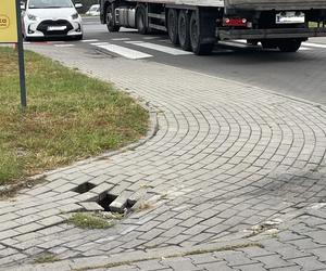 Zapadający się chodnik w Toruniu. Zdjęcia mówią wszystko