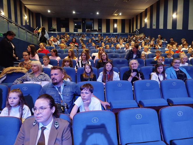 Propagowanie zdrowego stylu życia w tak wdzięcznej formie jak piosenka zyskało przez lata wielu zwolenników i co roku gromadzi chętnych do śpiewania.