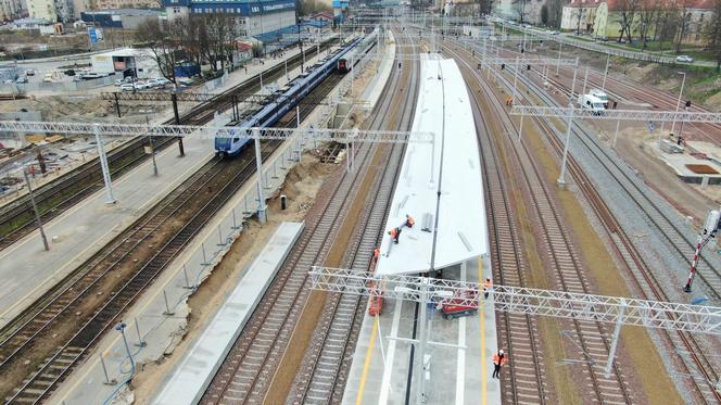 Nowy peron na stacji Olsztyn Główny gotowy. PKP pokazały zdjęcia