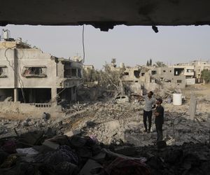 Strefa Gazy/ 74 zabitych w atakach Izraela, z czego 30 w nalocie na nadmorską kawiarnię.