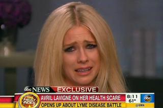 Avril Lavigne w Good Morning America: gwiazda płacze i opowiada o walce z chorobą [VIDEO]