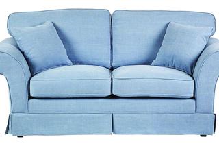 Błękitna sofa do salonu