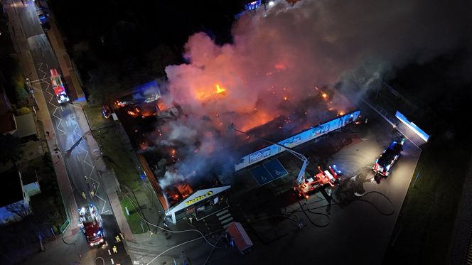 Gigantyczny pożar sklepu w Grodzisku Mazowieckim