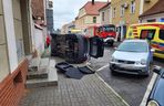 Dramat w Chełmnie. Kierowca wjechał w grupę ludzi. Pięć osób rannych, w tym dzieci [ZDJĘCIA]