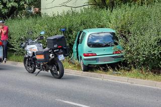 Uderzył w miejski autobus i uciekł. W trakcie pościgu zderzył się z kolejnym autobusem 
