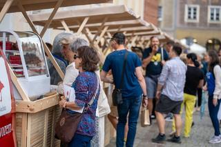 Targi żywności regionalnej w Olsztynie. Karol Okrasa gotował na starówce. Zobacz zdjęcia!