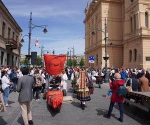 Pochód Juwenaliowy Łódzkich Uczelni. Studenci przejęli Łódź! [ZDJĘCIA]