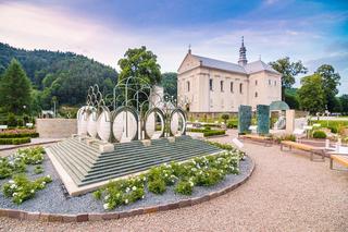 Największe tego typu ogrody w Polsce już otwarte. Małopolskie uzdrowisko przeżywa najazd turystów zza granicy [GALERIA]