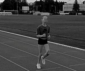  Przyjaciele żegnają Julię